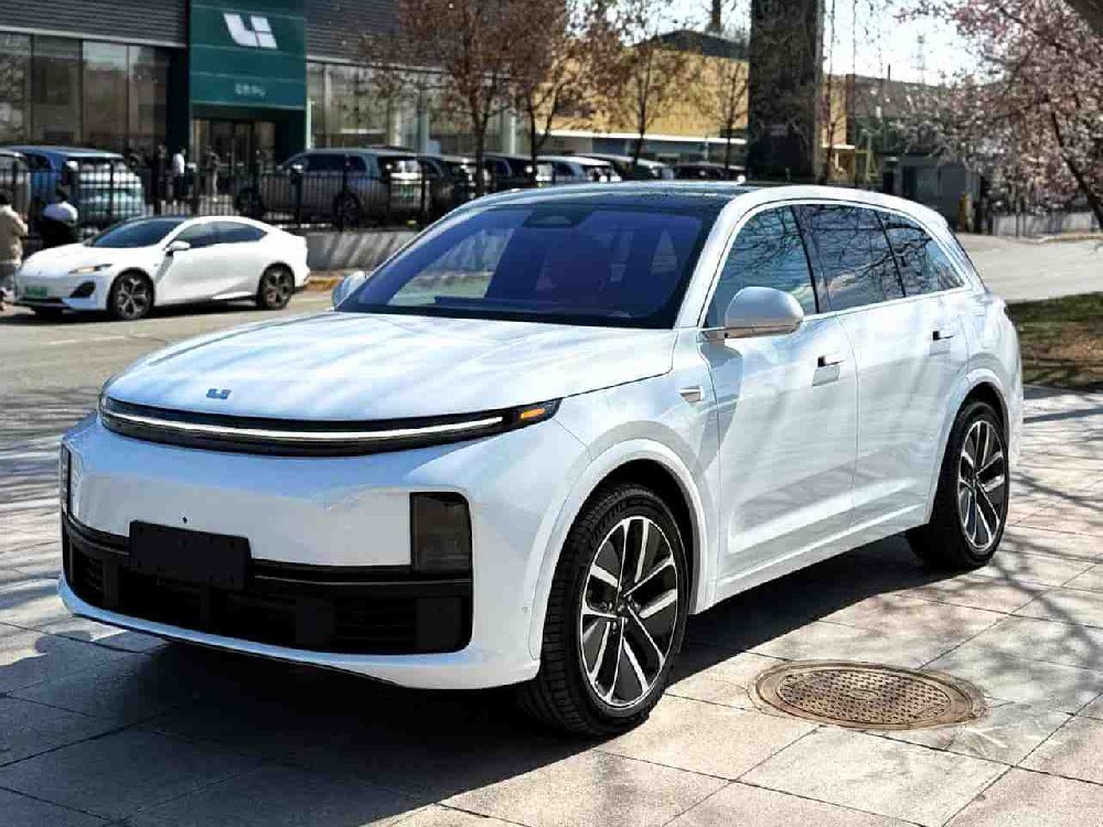 2025款—理想L7PRO增程式汽车